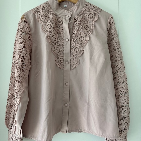 Elegant Lace Detail Women's Top - sandy pink - Picture 1 of 4